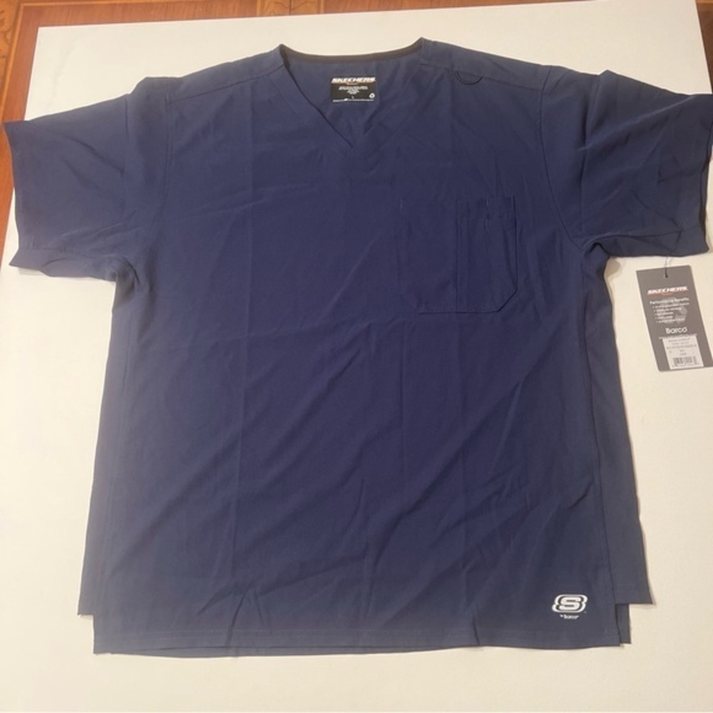 NWT Skechers By Barco Men's Scrub Top Navy Blue (A4) - Picture 1 of 7